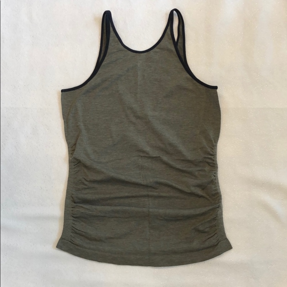 Lululemon tank size 8